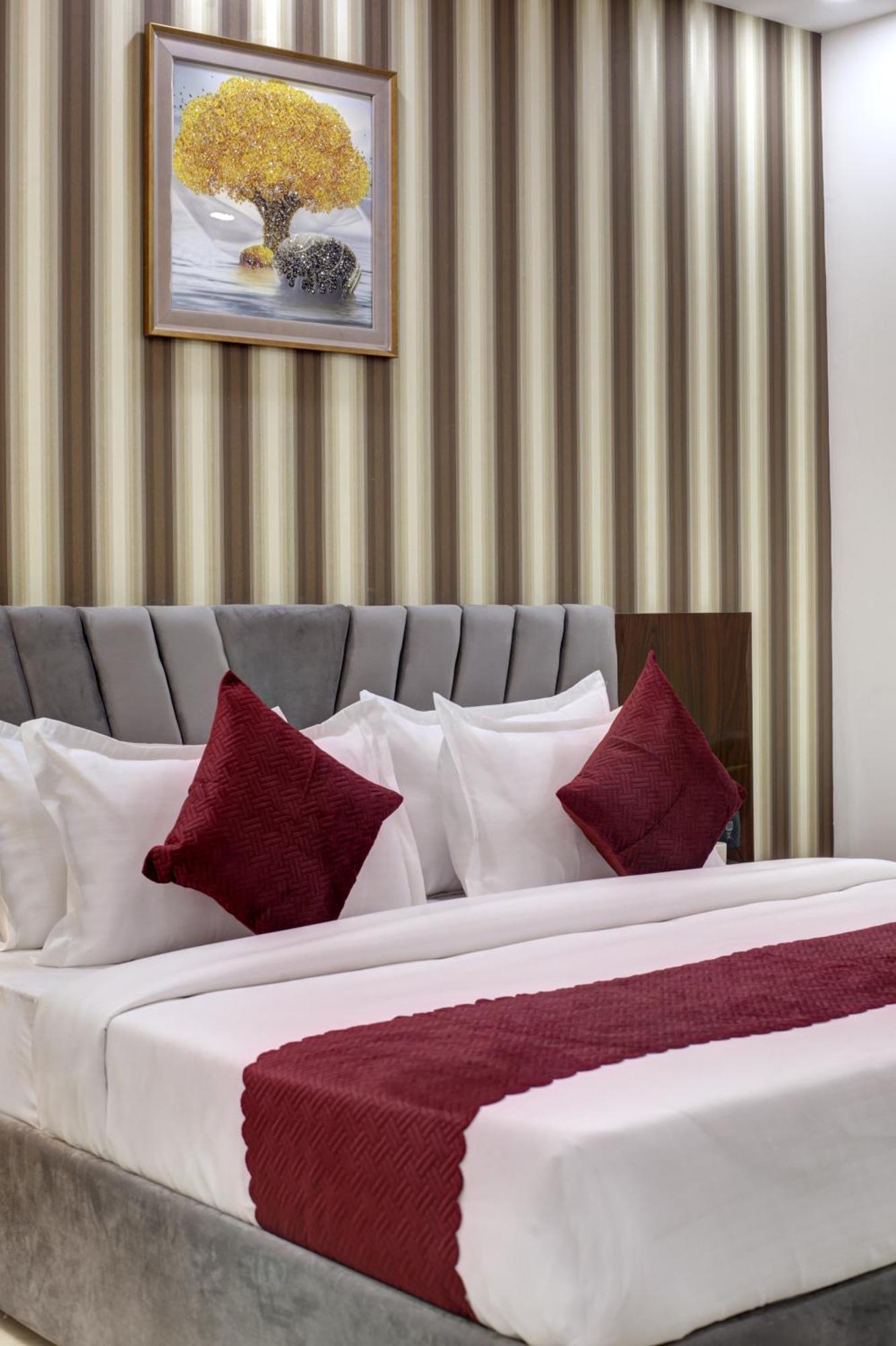 Limewood Stay - Millennium Huda City Center Gurgaon Zewnętrze zdjęcie