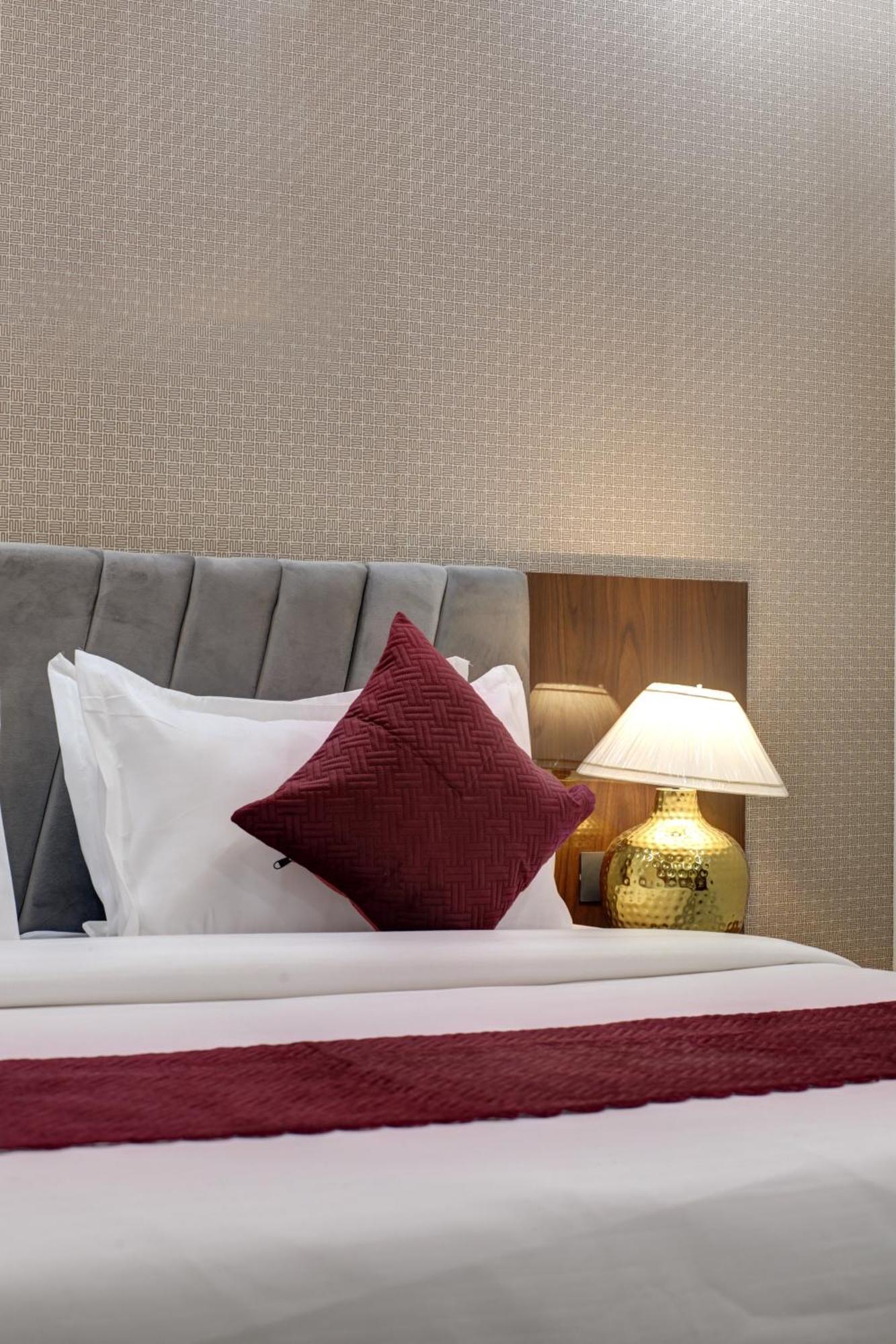 Limewood Stay - Millennium Huda City Center Gurgaon Zewnętrze zdjęcie